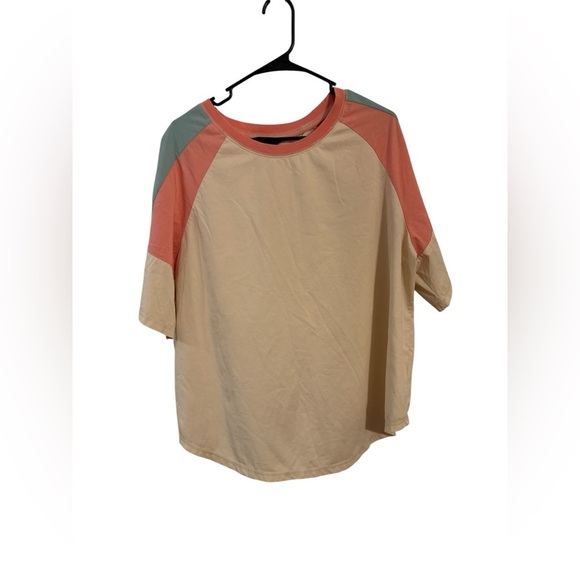 Colorblock Raglan Sleeve Top - Picture 2 of 5